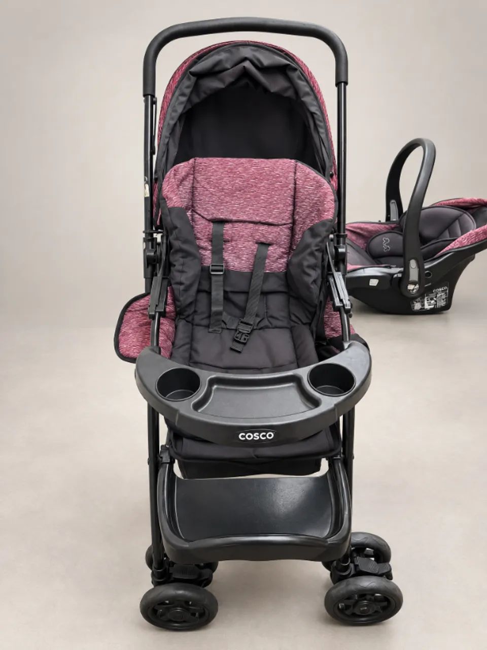 Carrinho de Bebê Preto Cosco com bebe Conforto - Foto 5