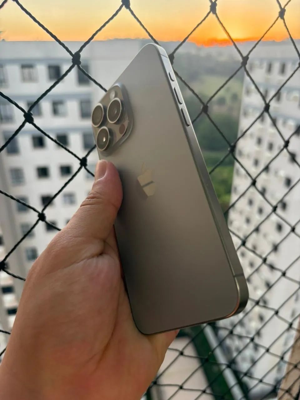 IPHONE 15 PRO TITANIUM - Foto 3