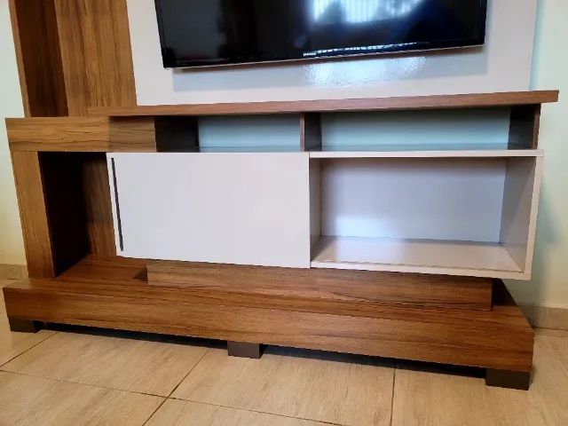 Rack com Painel para TV Madeira e Branco - Excelente Estado - Foto 3