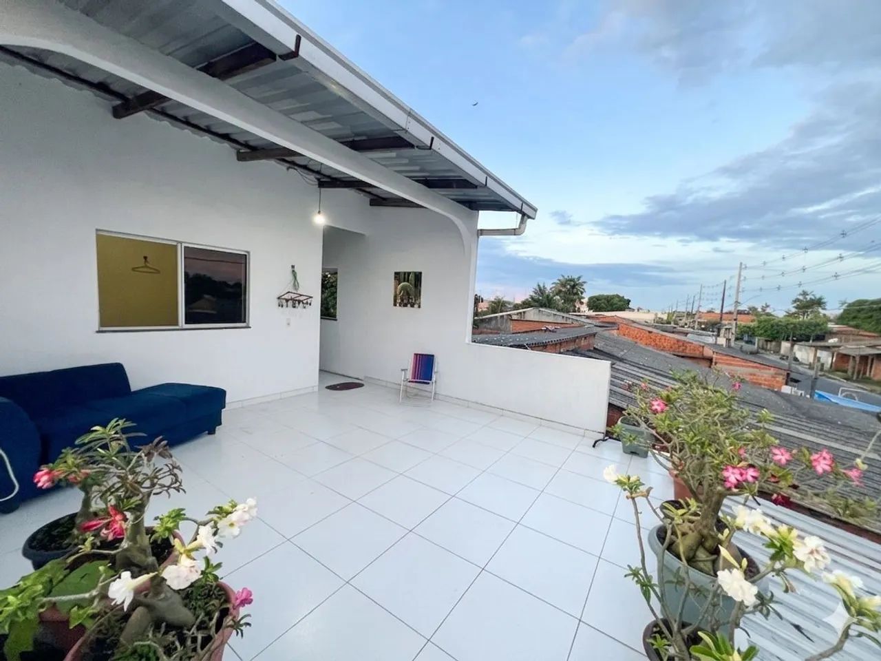 Alugo 2andar de uma casa com 2 quartos 