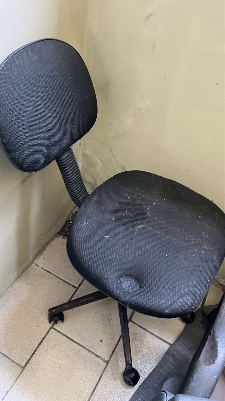 Cadeiras de escritório - são 3 - Foto 3