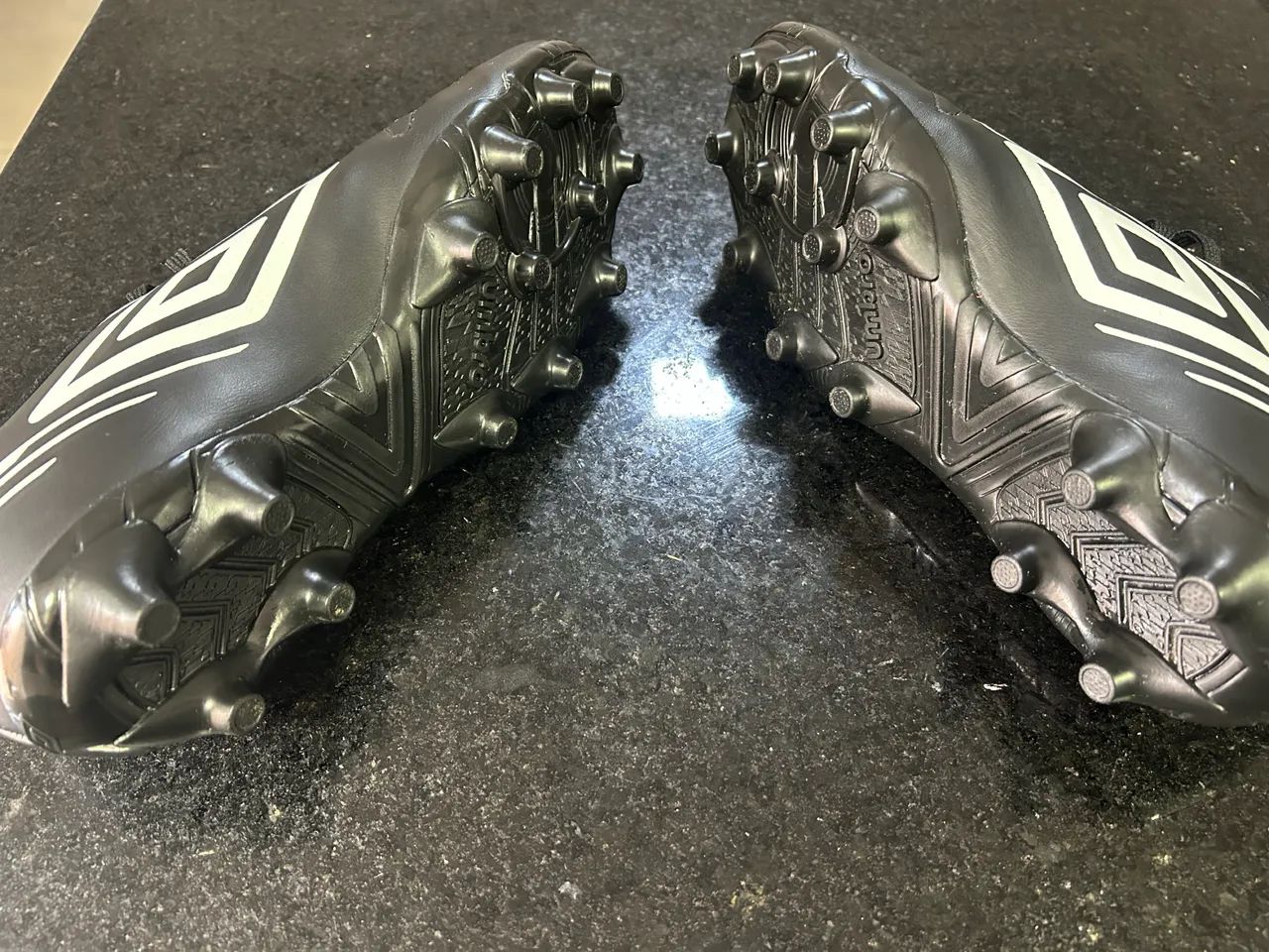 Chuteira umbro 40 - Foto 2