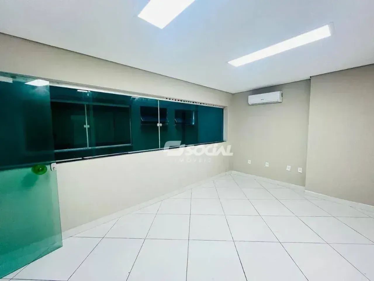 Excelente prédio semi-mobiliado para locação com amplo espaço, climatizado e localização p - Foto 5
