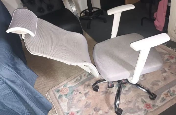 Cadeira de escritório ergonômica - Foto 2
