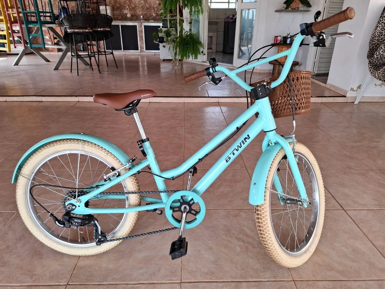 Bike feminina aro 20 semi nova - Foto 5