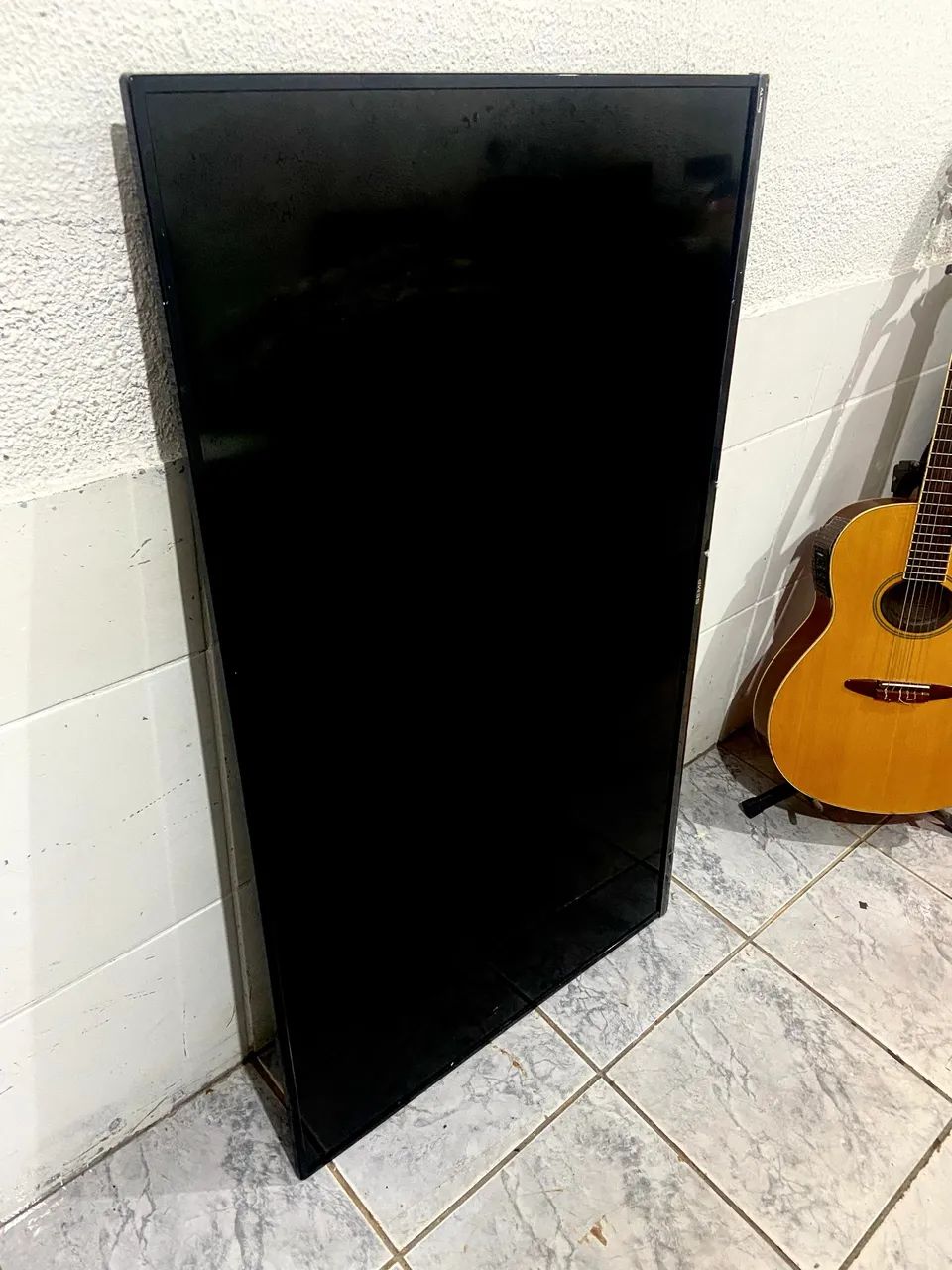 TV SEMP Roku 50 polegadas tela Danificada