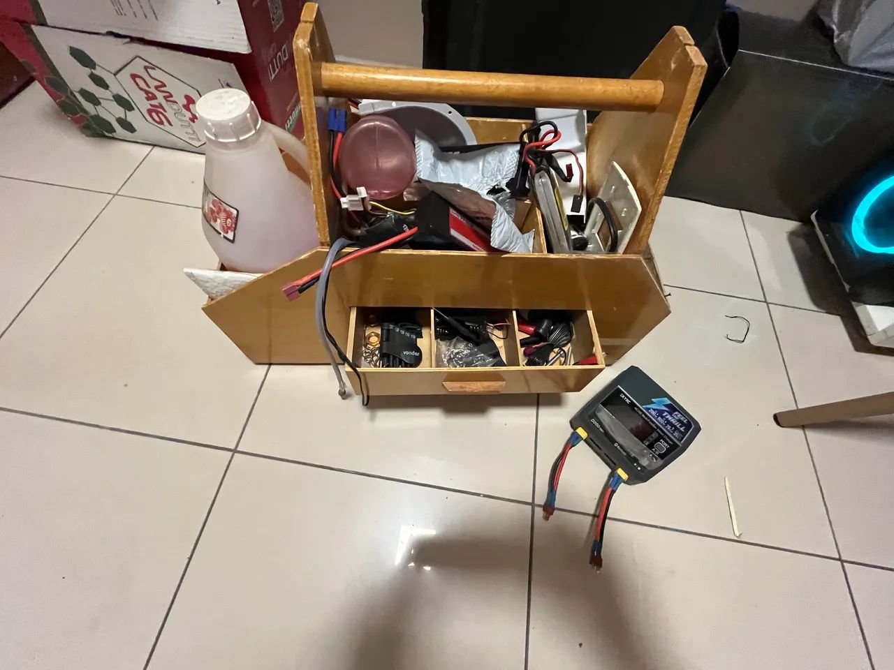 Aeromodelo + auto modelos + caixa de campo e acessórios  - Foto 4