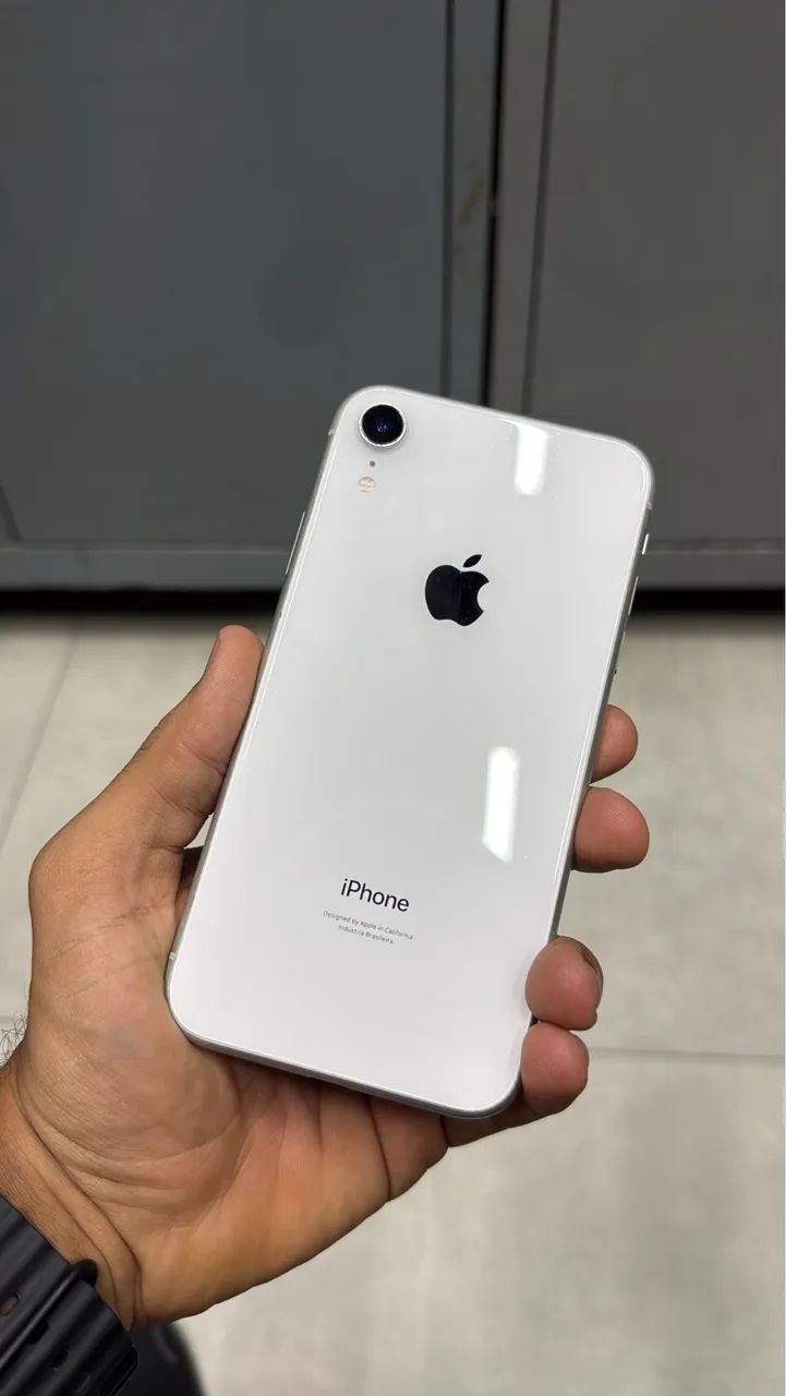 iPhone XR 64Gb bateria 75% conservado - Celulares e Smartphones