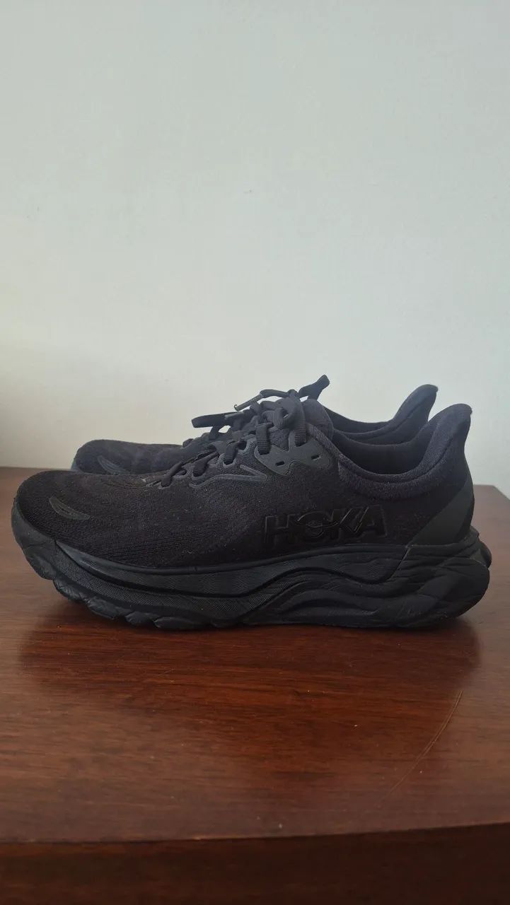 Tenis Hoka ARAHI 8