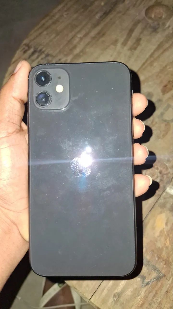 Vendo ou troco um iPhone 11 128gb preto com volta  - Foto 2