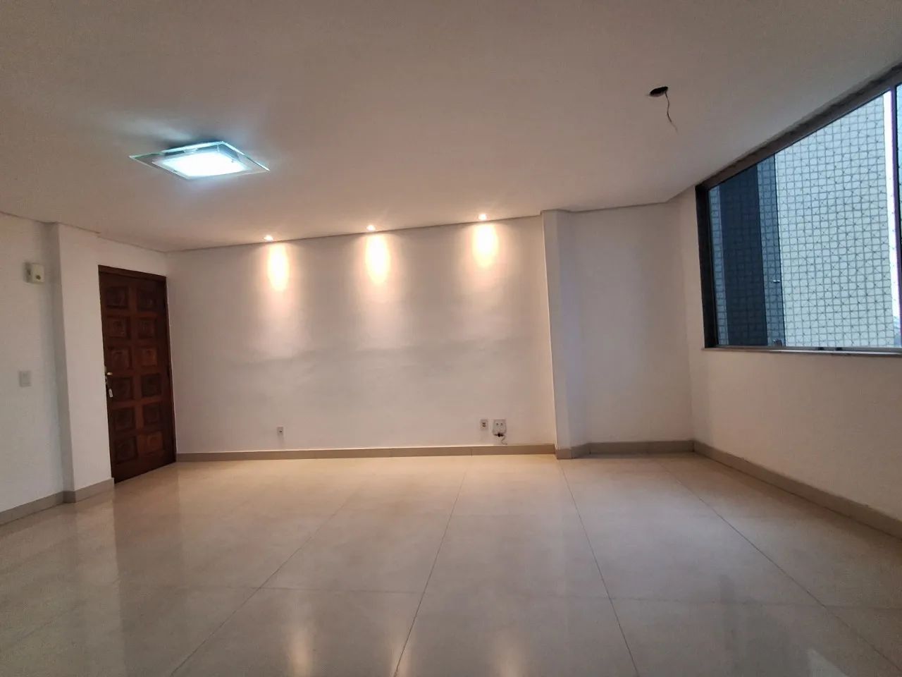 Apartamento para Locação - 3 Quartos com Suíte | 2 Vagas Cobertas - Foto 2