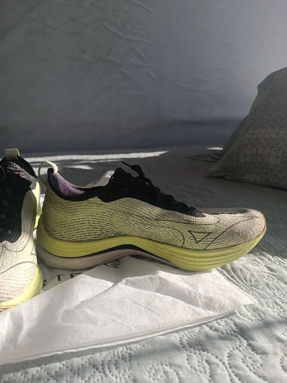 Tênis Mizuno Wave Aero 20 - Tamanho 41 - Calçados Esportivos
