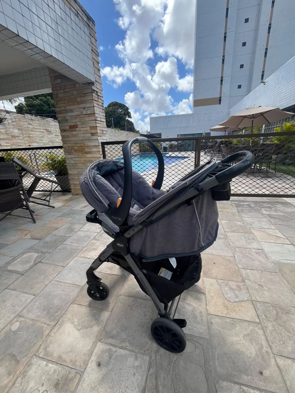Carrinho Chicco Mini Bravo Plus Travel System com Bebê Conforto e Base - Foto 4