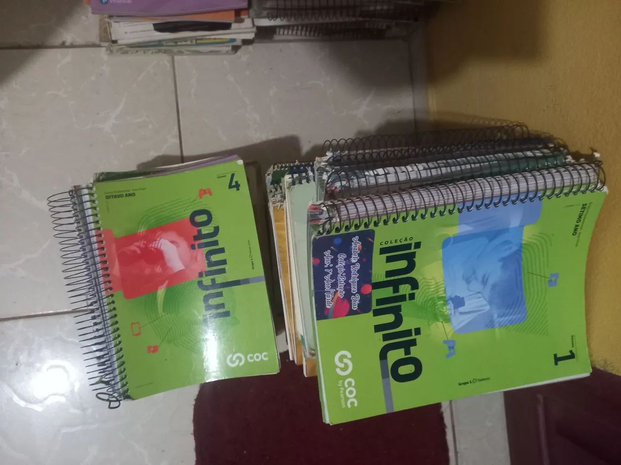 Livros de fundamental 1 e 2.