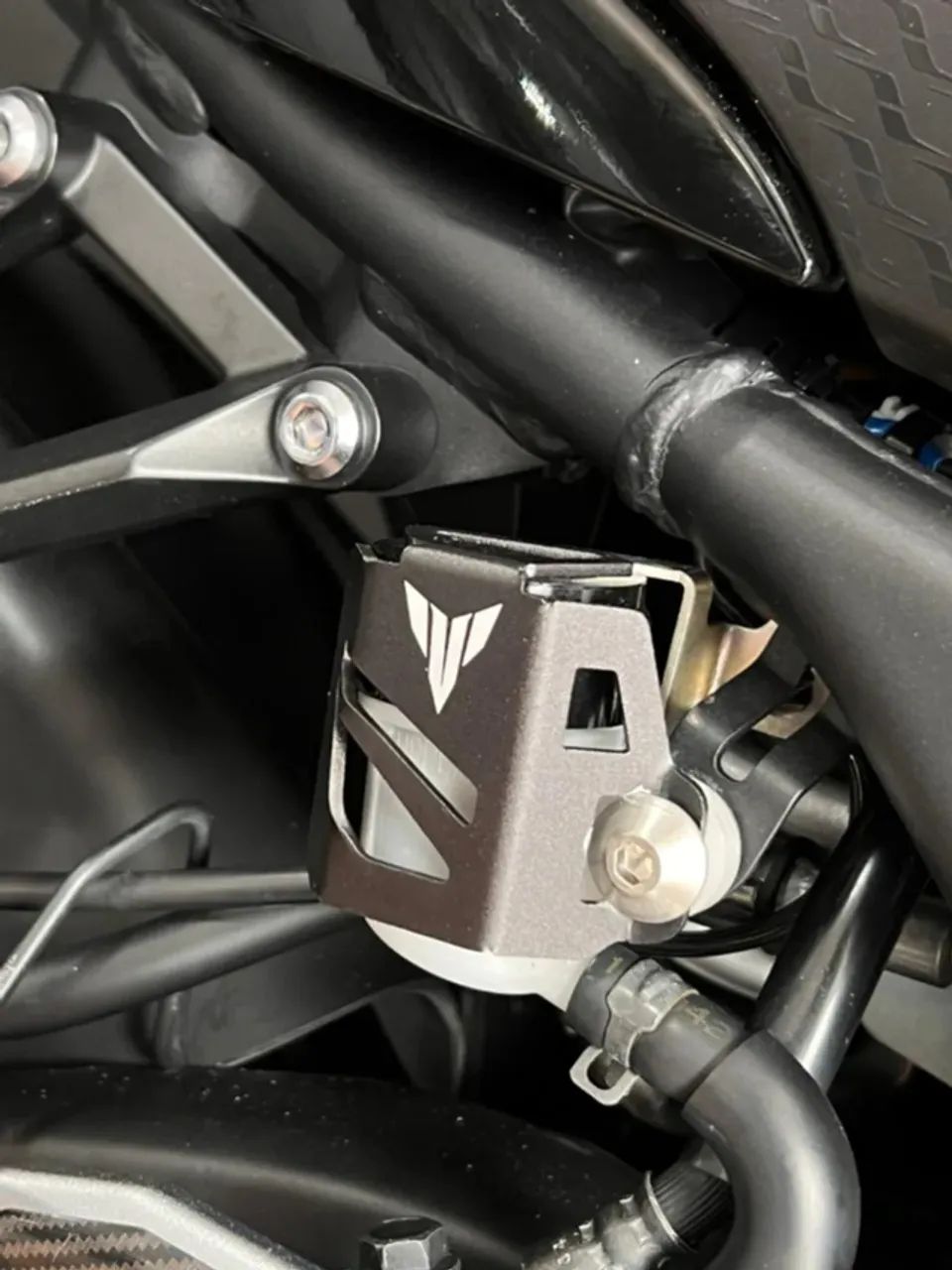 YAMAHA YZF-R3 PRETA 2025 - Foto 3