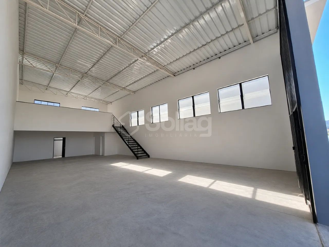 Galpão 200M² para Alugar em Vinhedo - Foto 3