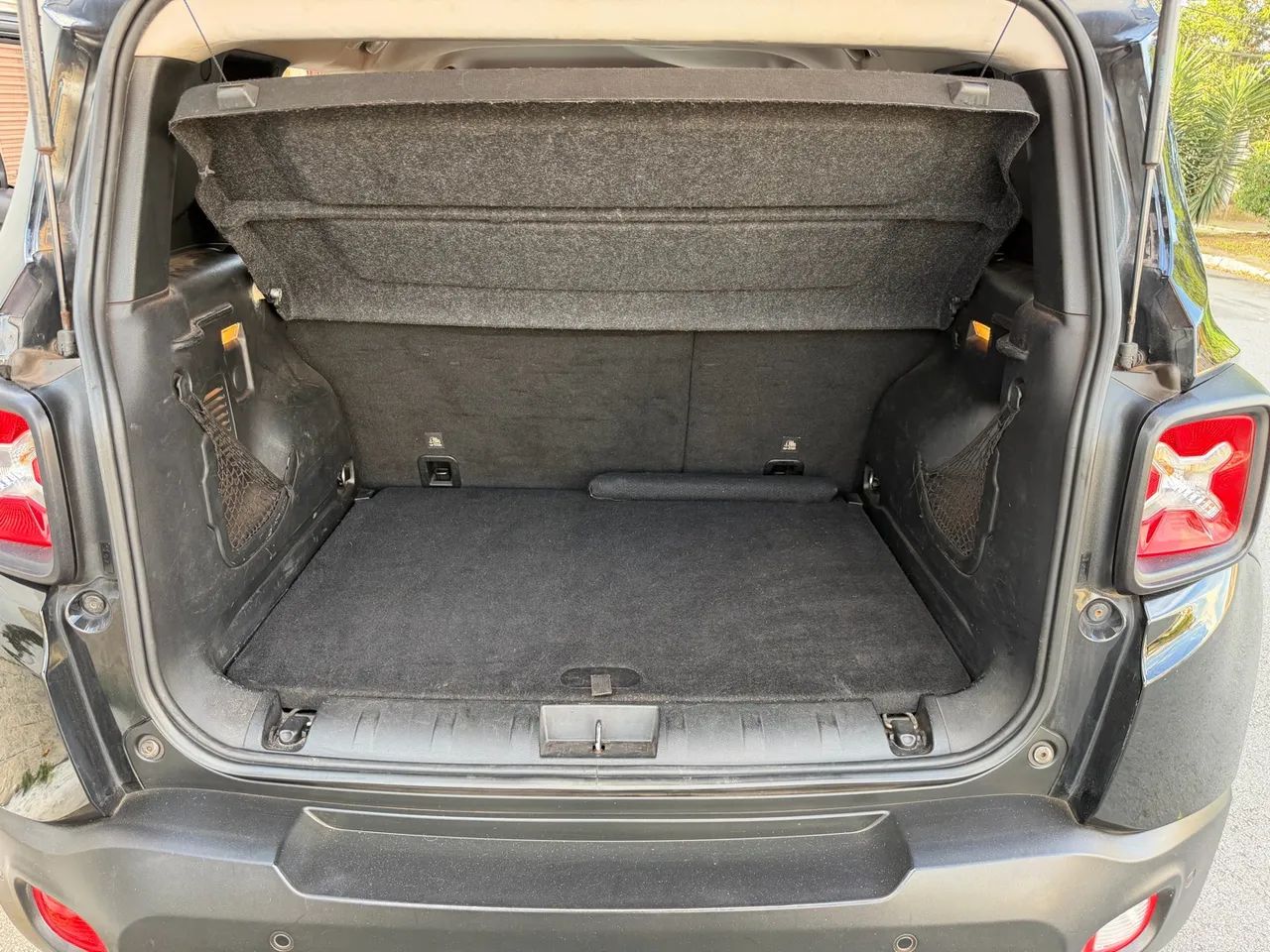 Jeep Renegade Sport 1.8 4x2 Flex 16V Mec., foto 16 de 18