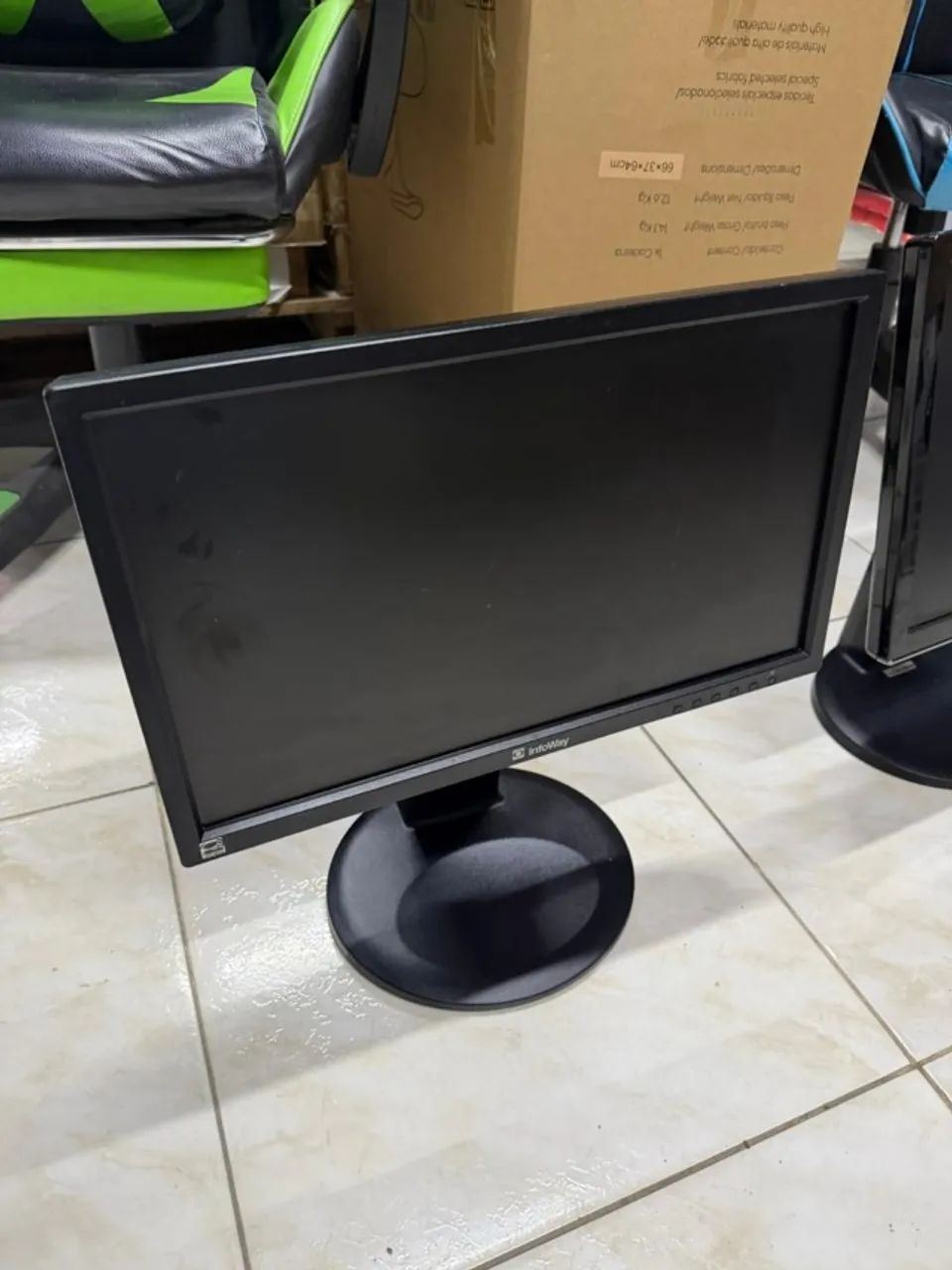 02 Monitores Usados - 20 Polegadas - Funcionando Perfeitamente (Pequenos detalhes) - Foto 2