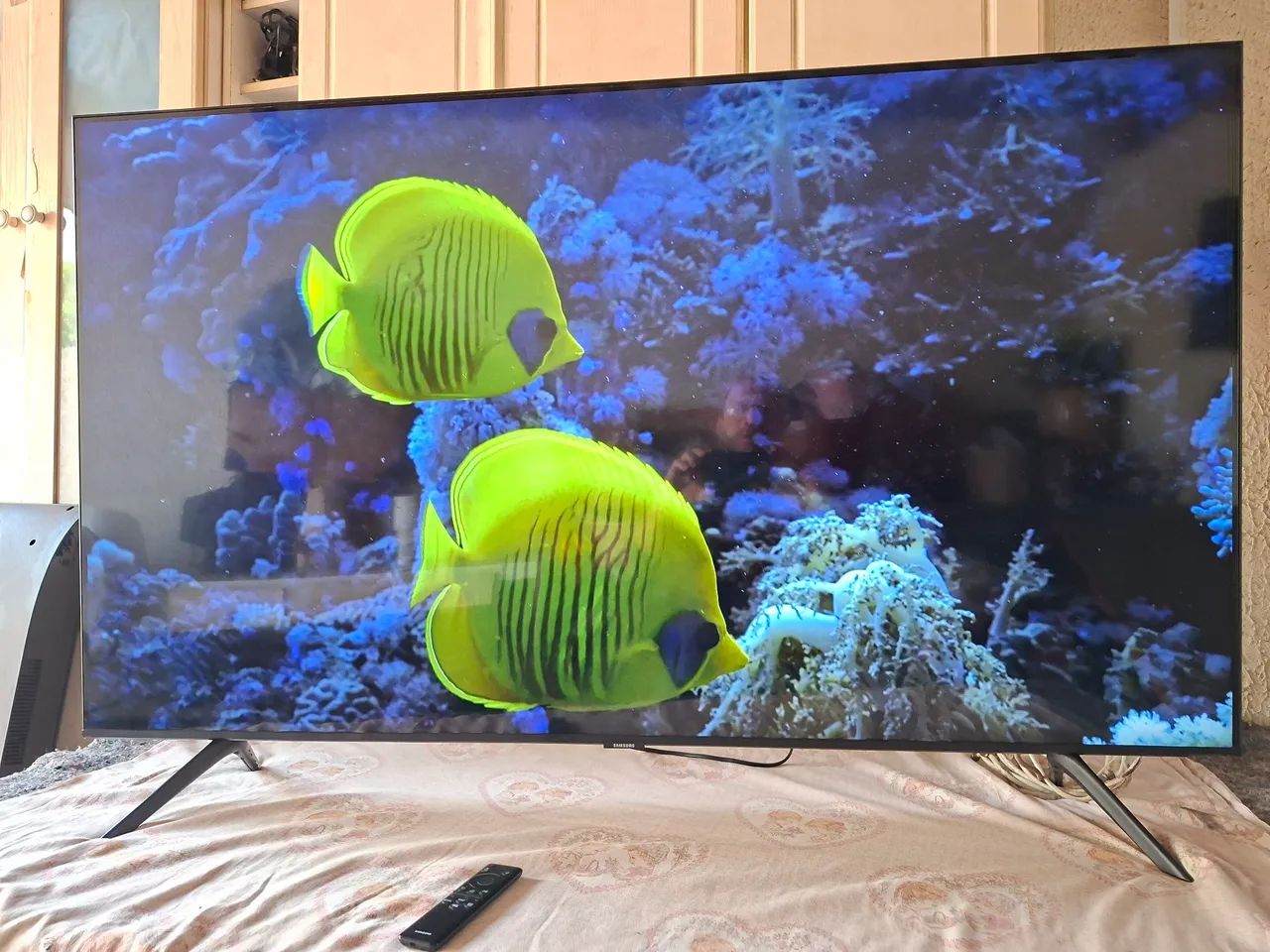 Vendo TV Samsung 4 K modelo UN55CU7700 - Foto 2