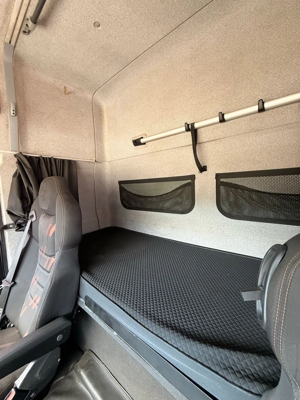 Mercedes benz Axor 2644 6x4 automático  - Foto 2
