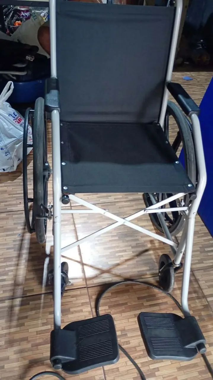 Vendo cadeira de rodas 