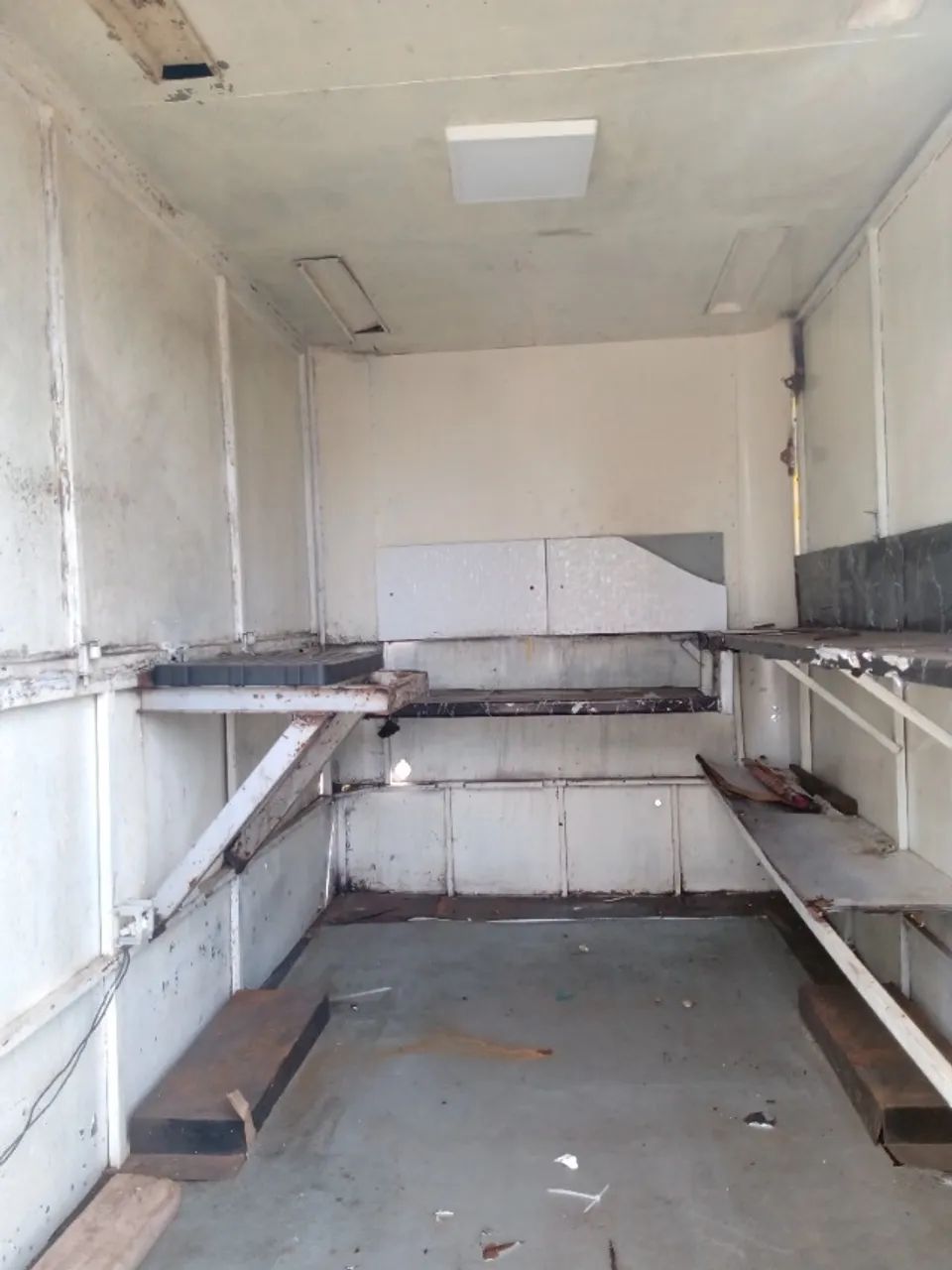 Vendo ou troco por algo do meu interesse trailer medida 2.80 por 1.60  - Foto 3