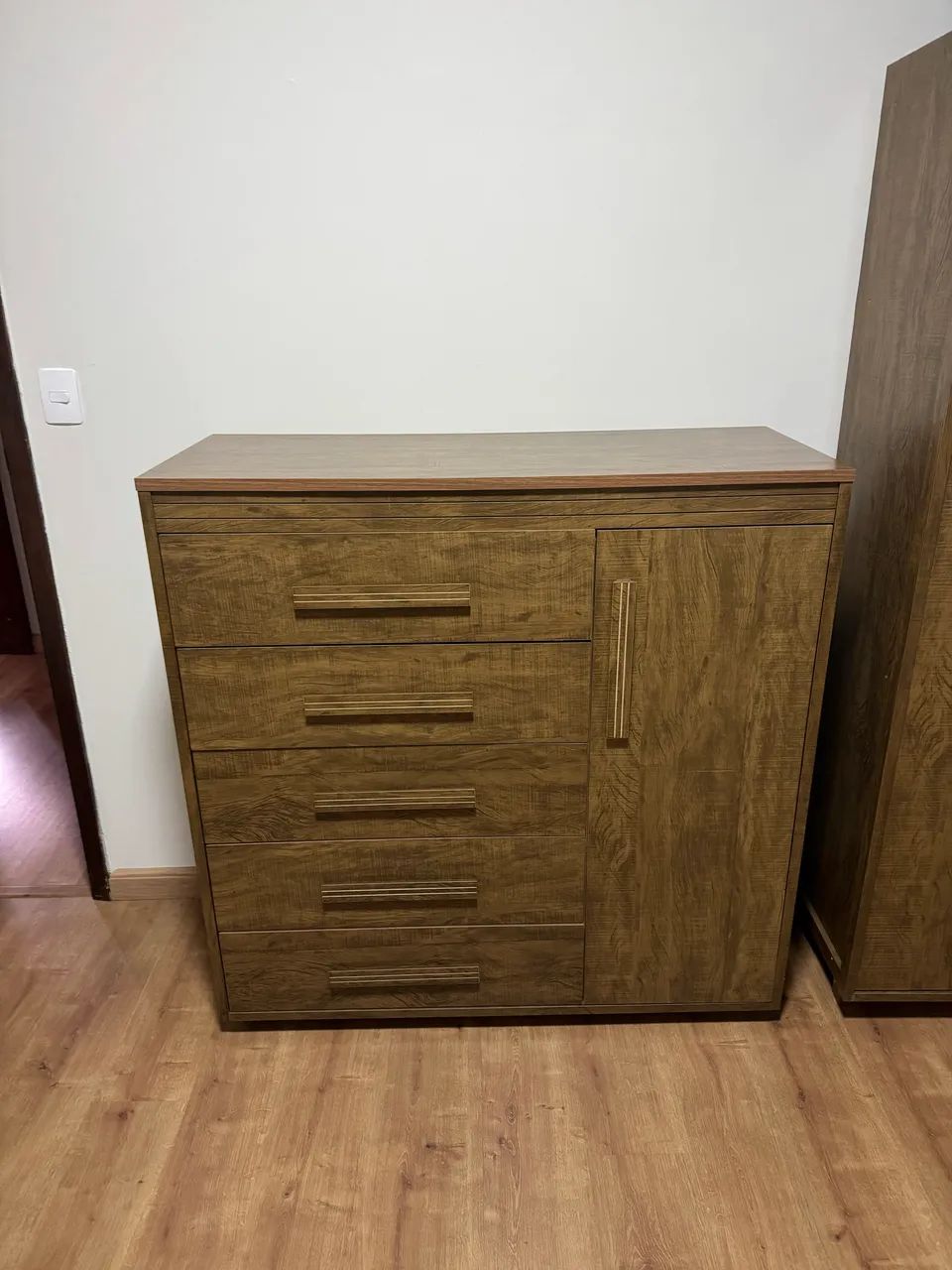 Cômoda pouco uso excelente 