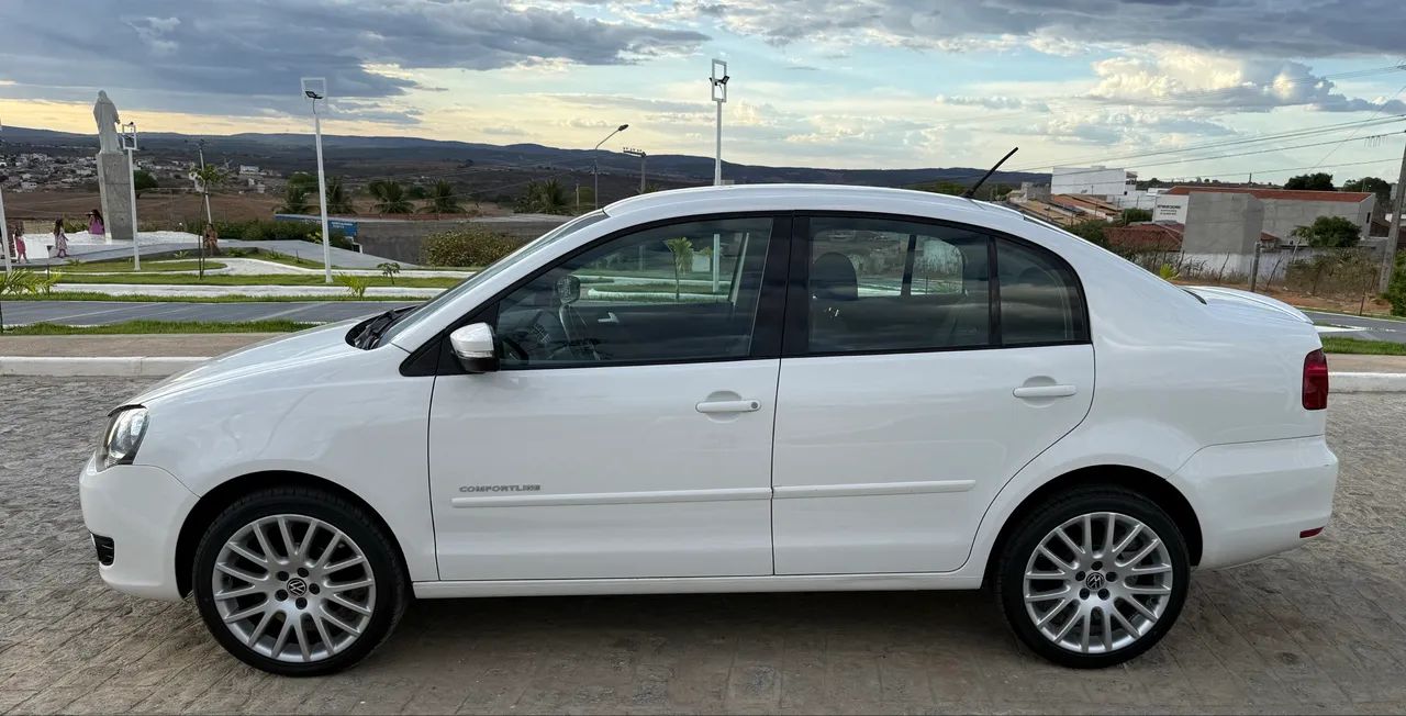 Volkswagen Polo Sed. Comfort. 1.6 MI Tot. Flex 8V 2013 - Foto 6