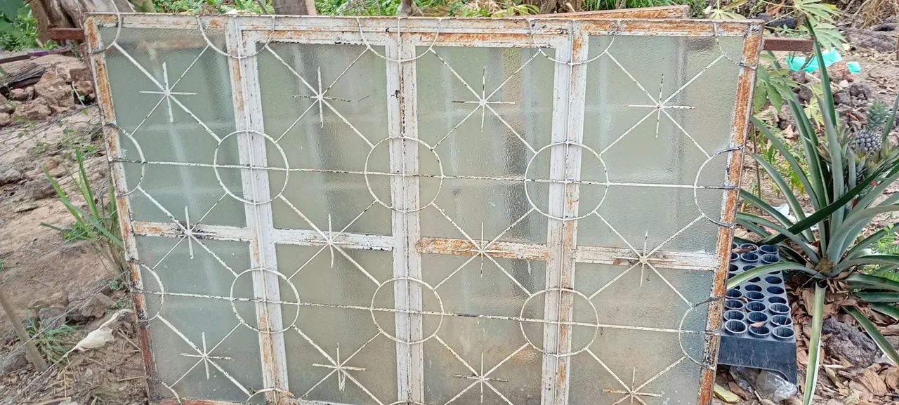 Vende-se essa janela ? boas condição 