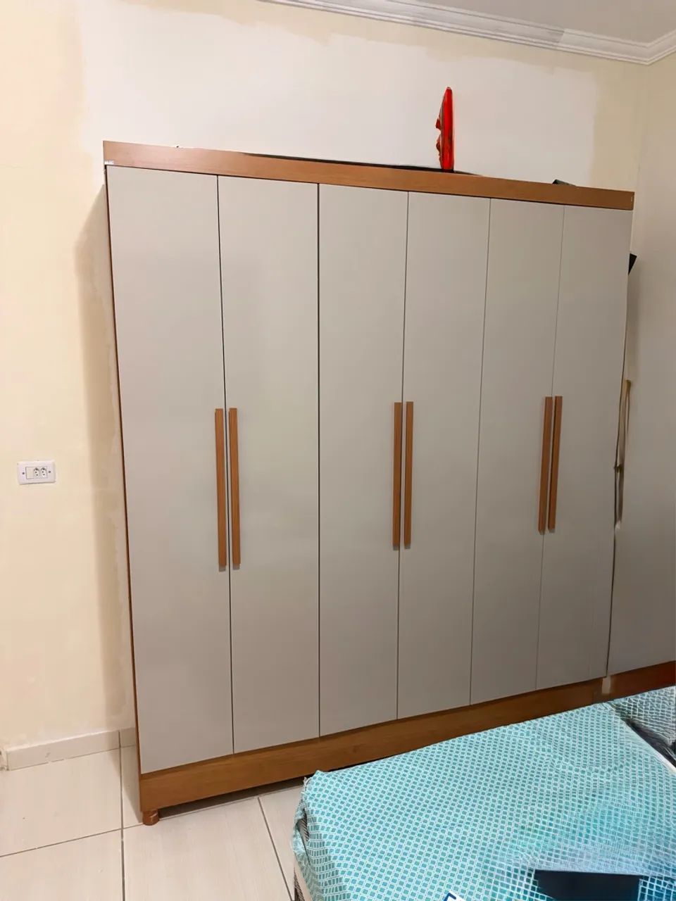 Guarda-roupa seminovo 
