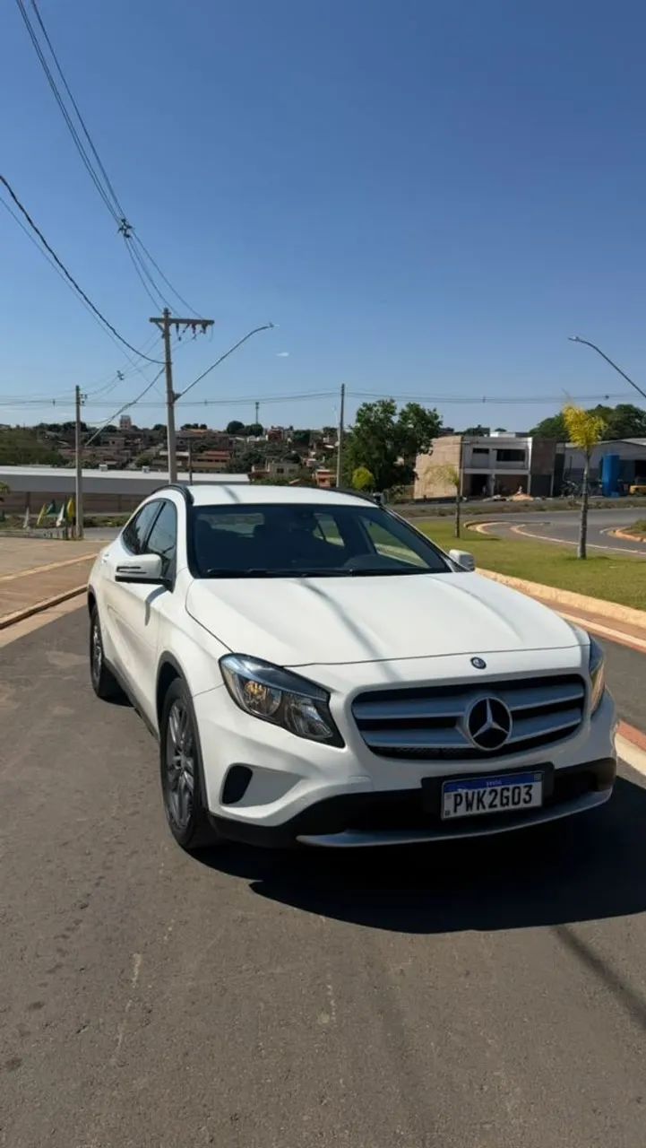 Mercedes-Benz GLA 200 Adv. 1.6/1.6 TB 16V Flex Aut. 2015