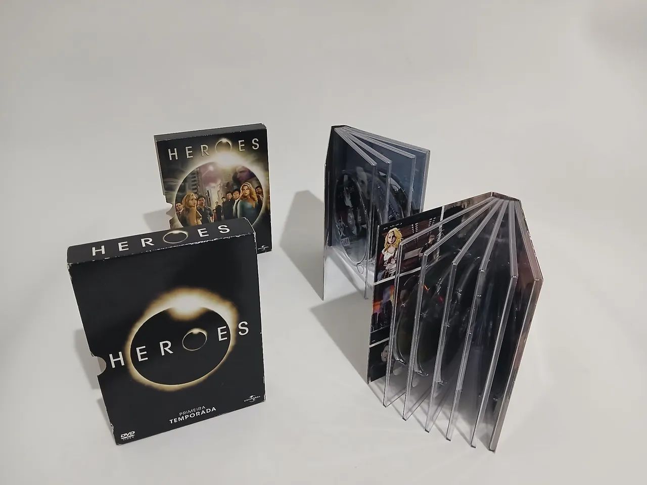 Primeira e Segunda temporada  serie Heroes - Foto 4
