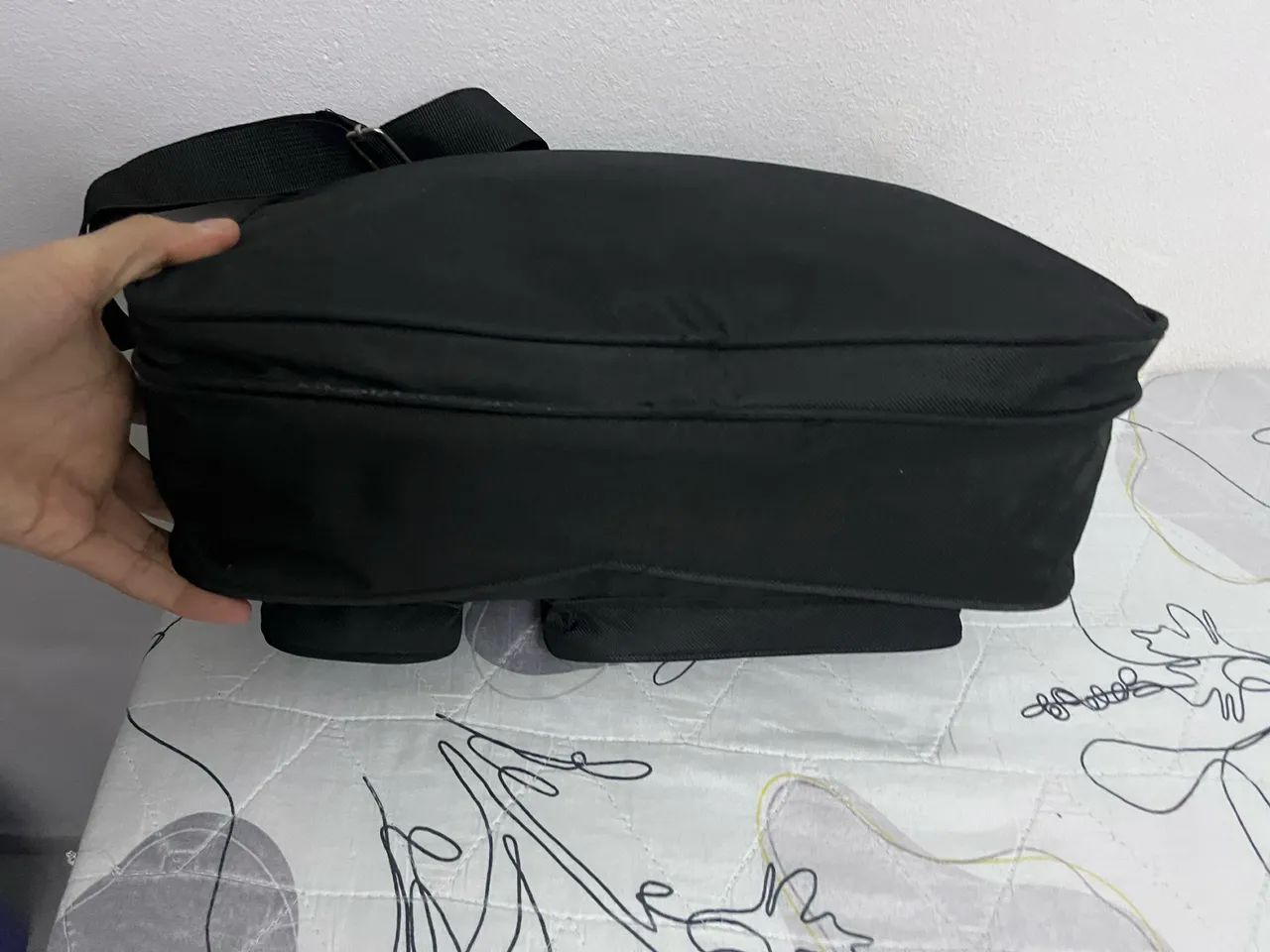 Bolsa tiracolo masculina/ média  - Foto 3
