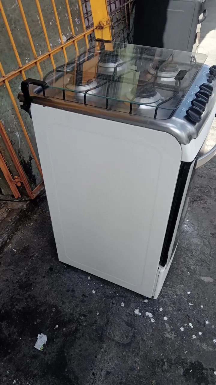 Fogão Eletrolux 4 bocas com automatico - Foto 4