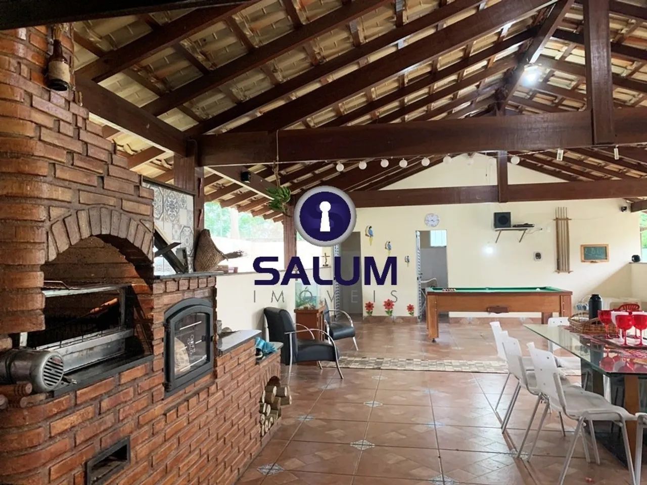LINDO SÍTIO 3.000m2 - 5 SUÍTES - PISCINA