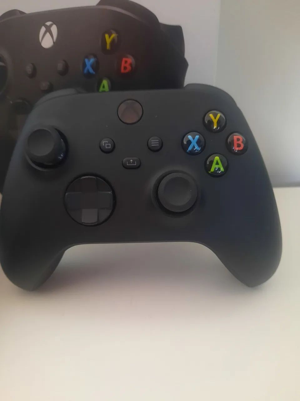 Controle de Xbox Series S/X preto + carregador de pilhas Duracell - Foto 2