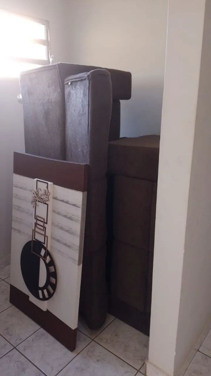 Quadro e sofá 