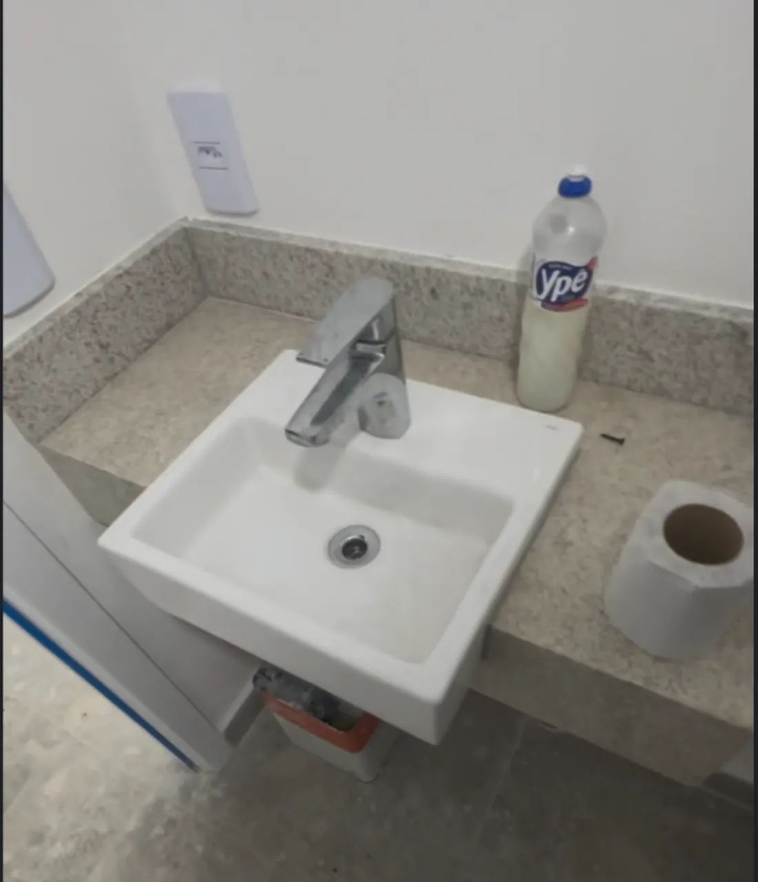 Granito Branco Siena + Cuba Deca + Torneira Docol - Medidas 80 X 35