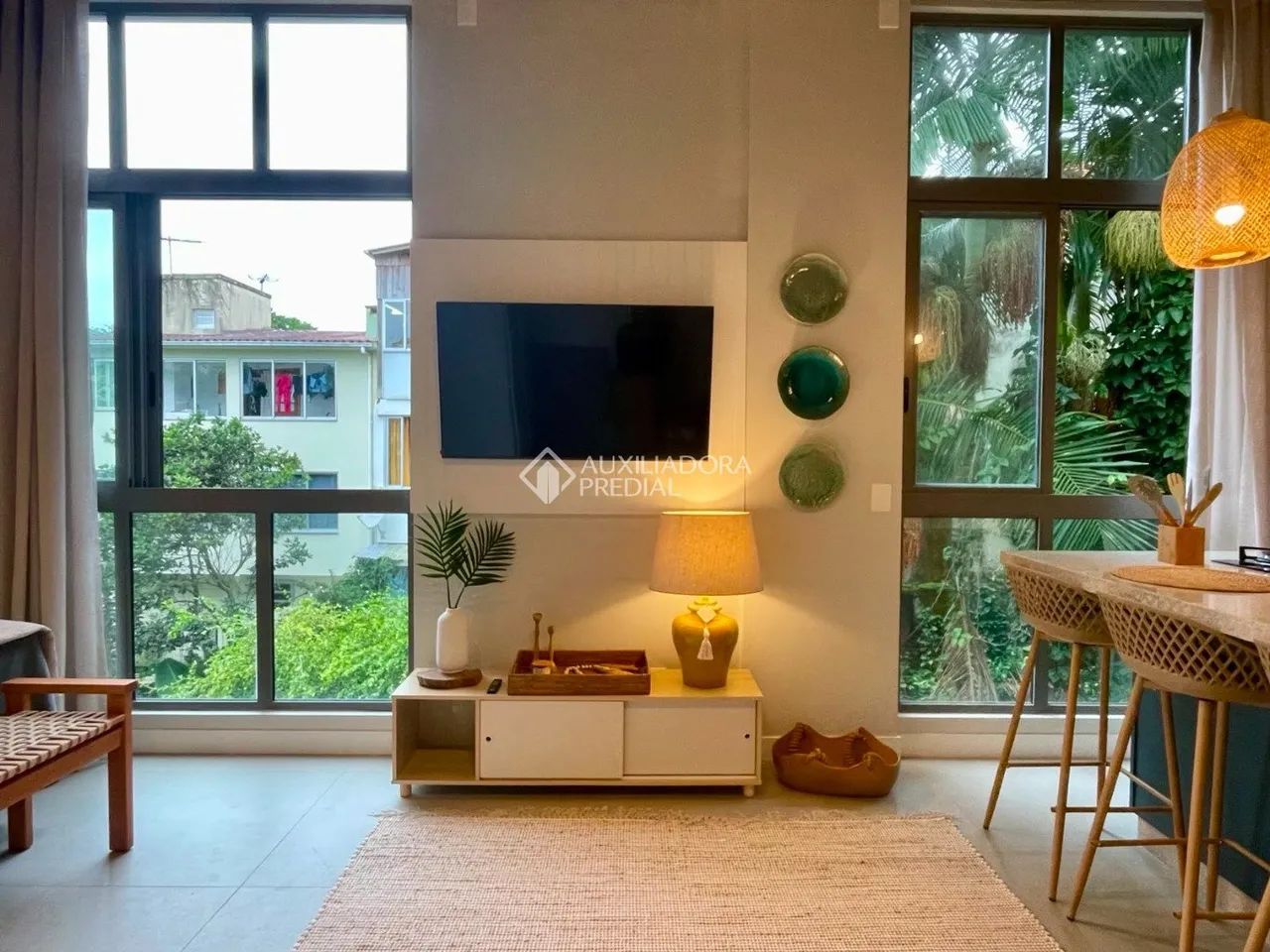 Studio em Canasvieiras, totalmente mobiliado, 35m2 de área privativa e vaga coberta - Foto 4