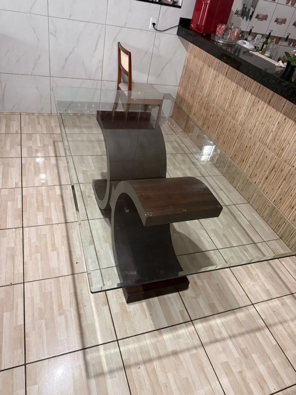 Mesa de vidro com 6 cadeiras  - Foto 3