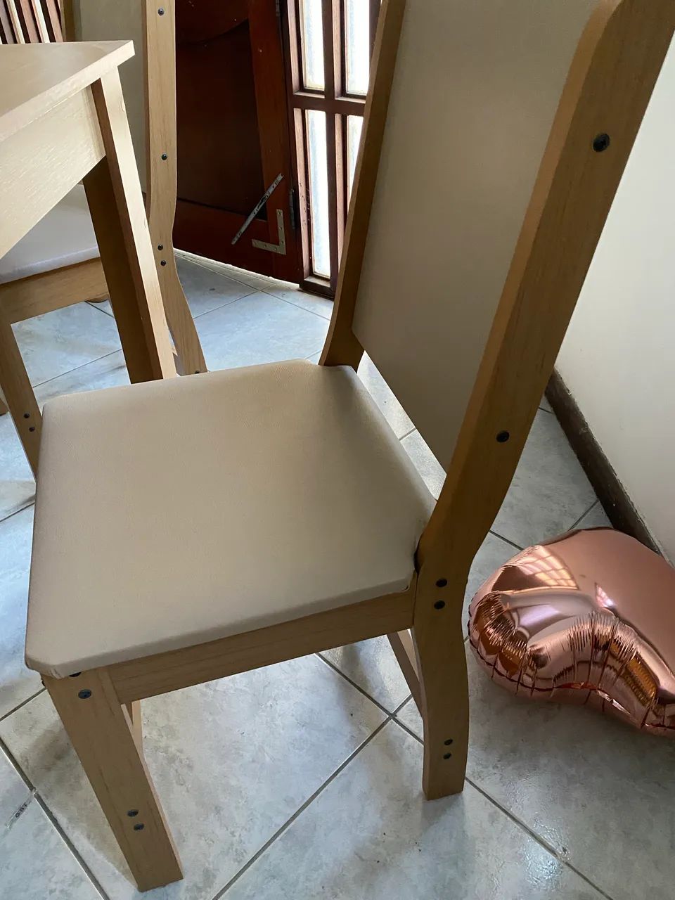 Mesa com cadeiras  - Foto 2