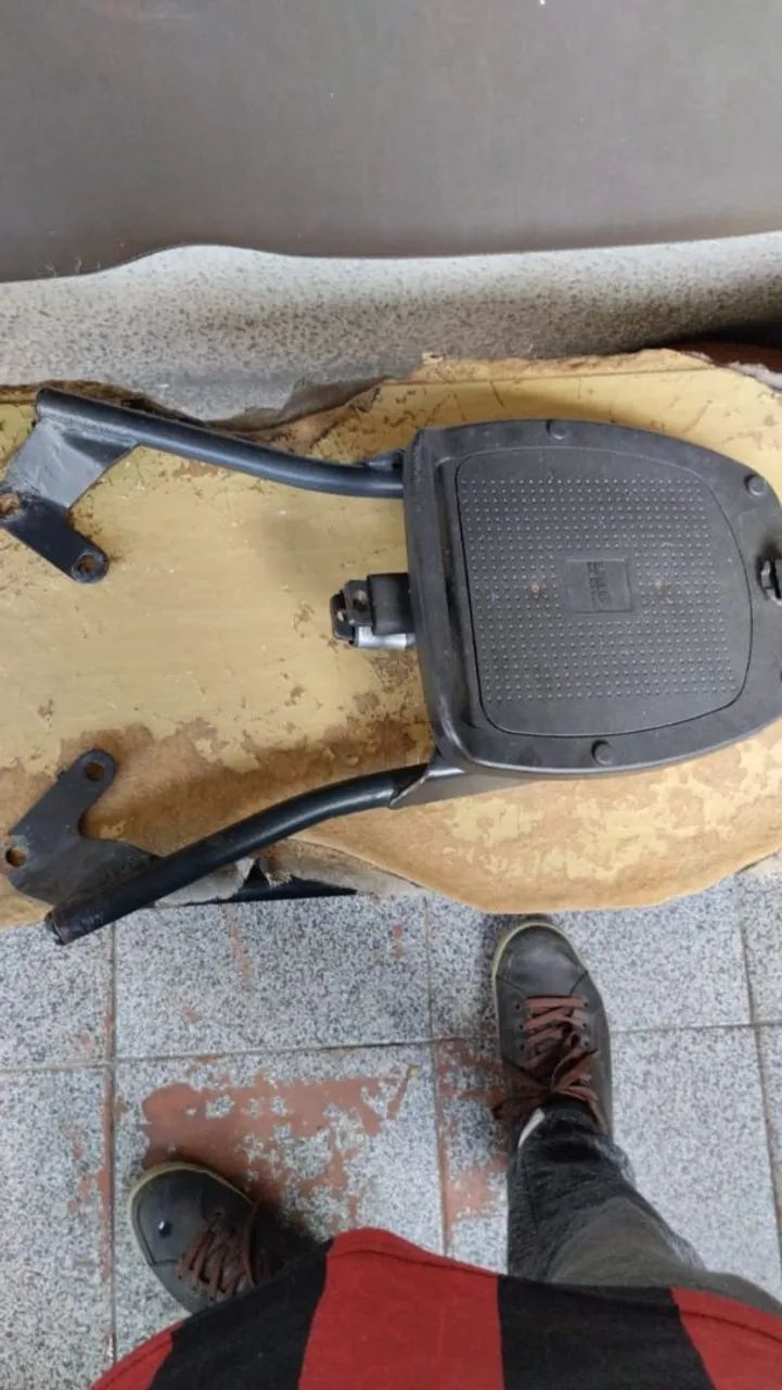 Suporte de baú de moto
