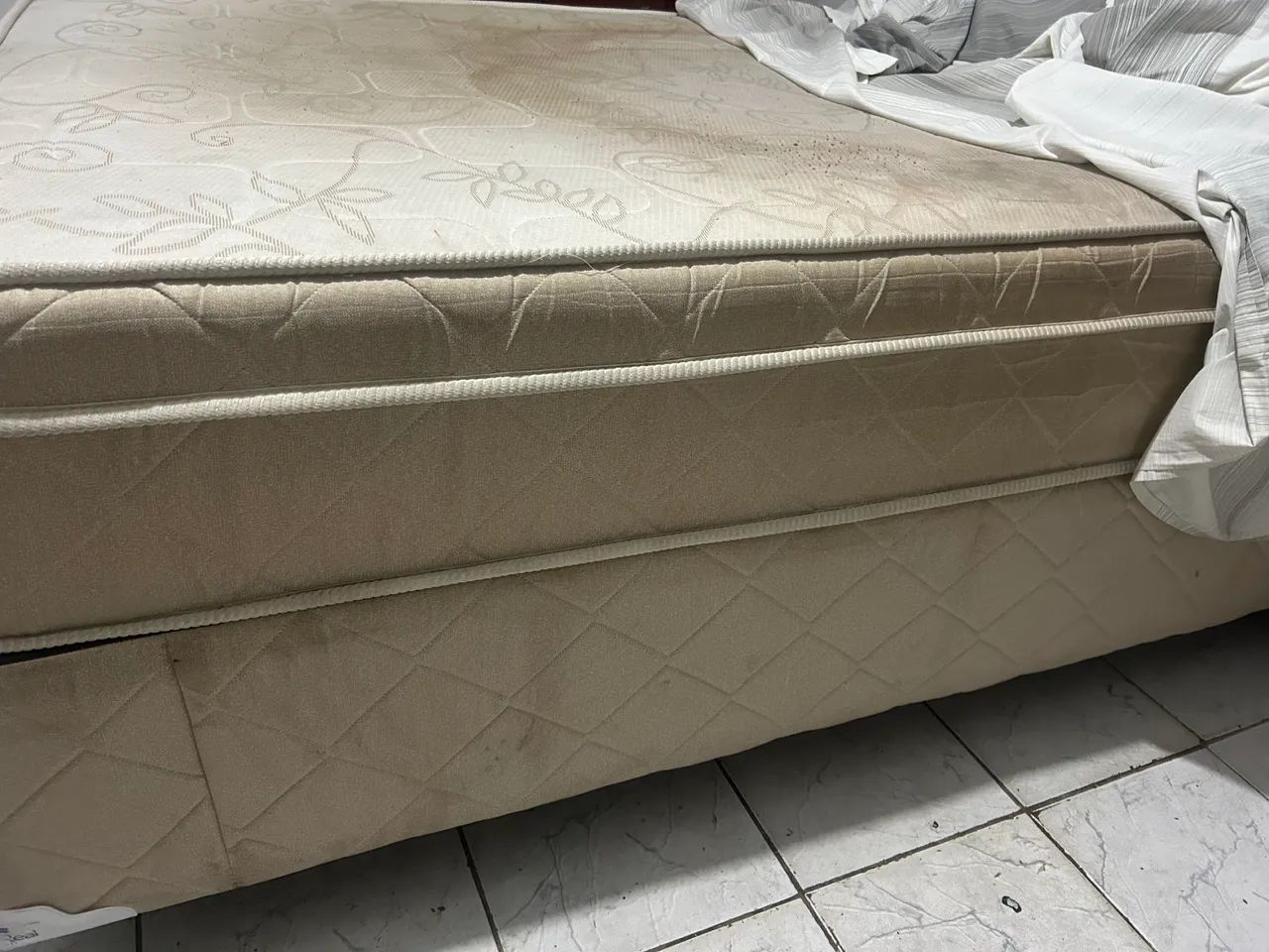 Cama box casal