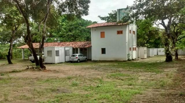 TE0409 Terreno na Avenida Washington Soares, 9.035m² na pista, casa duplex