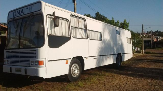 Motor-Home MB1318