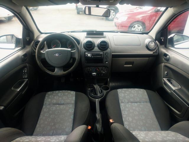 Fiesta Hatch 1.6 Flex Completo Único dono! - Foto 7