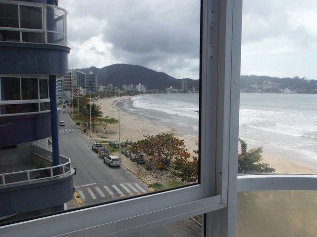 Apartamento frente praia 4 quartos com ar - Foto 2