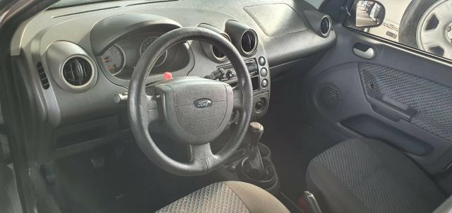 Ford Fiesta Hatch 1.6 - Foto 2