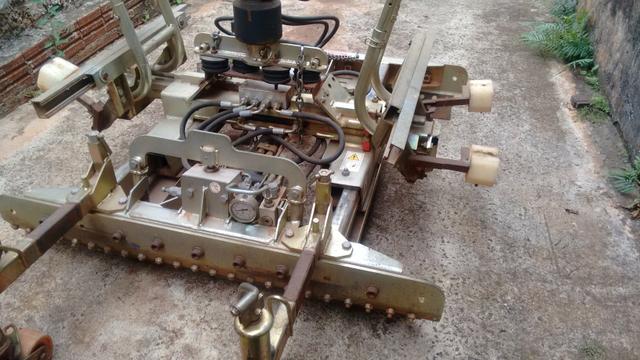 Vendo ou troco máquina de assentamento de paver - Foto 2
