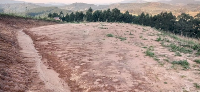 Sitio com vista panorâmica maravilhoso 